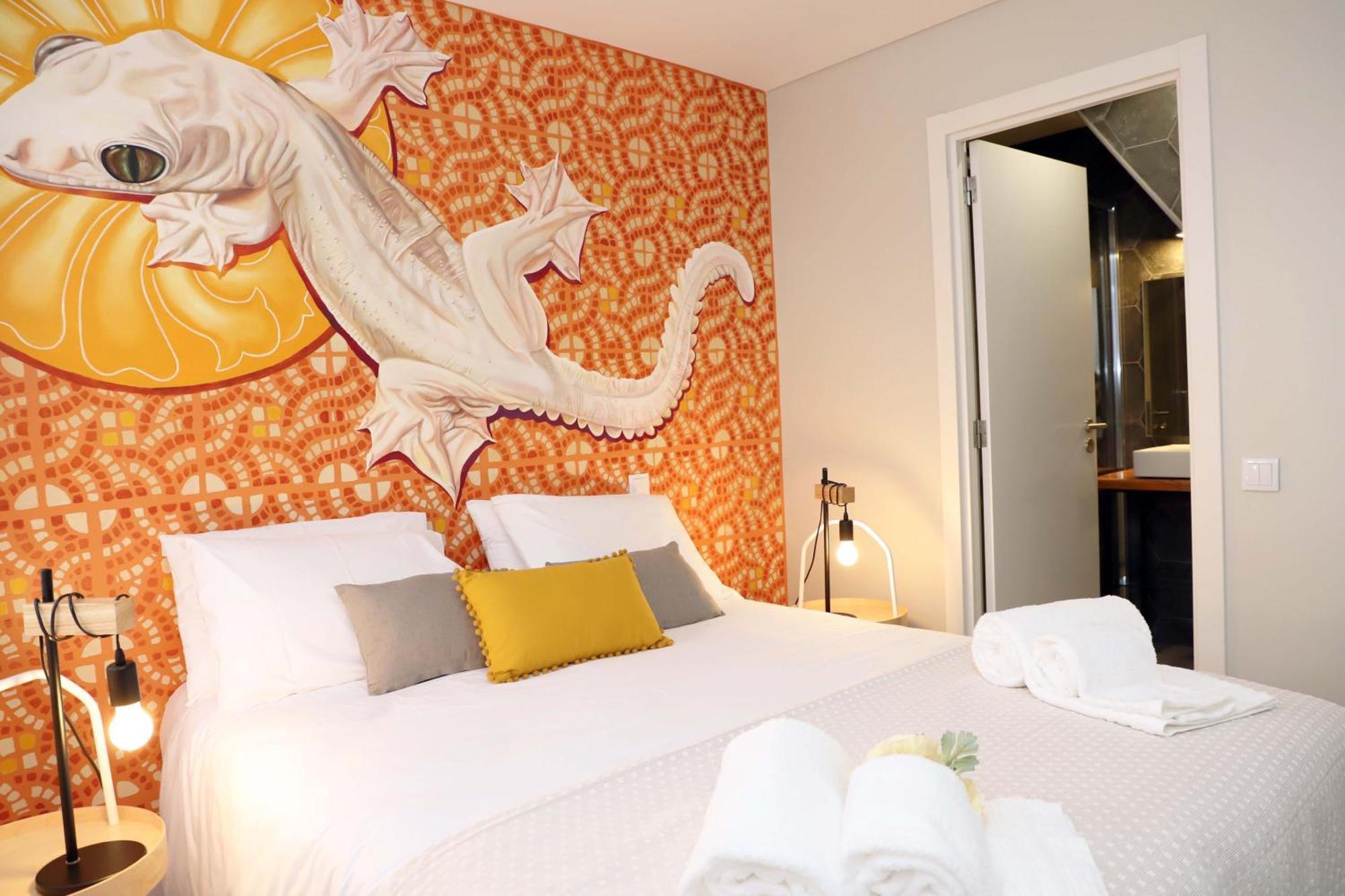 Deluxe Double Room Shower