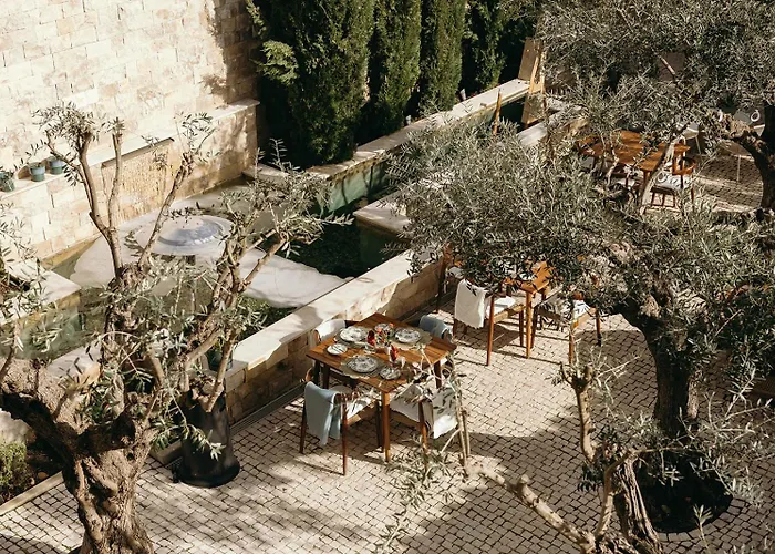 Eleven, Boutique Luxury House & Garden